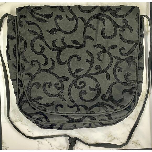 Elegant 90s Vintage Black Velvet Brocade Crossbody Saddle Bag - Picture 1 of 4